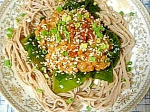 ☆納豆若芽のピリ辛冷やし蕎麦☆